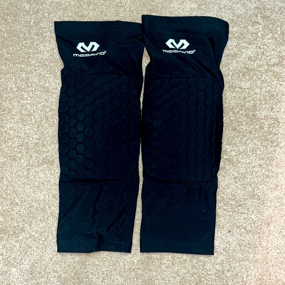 McDavid knee protectors